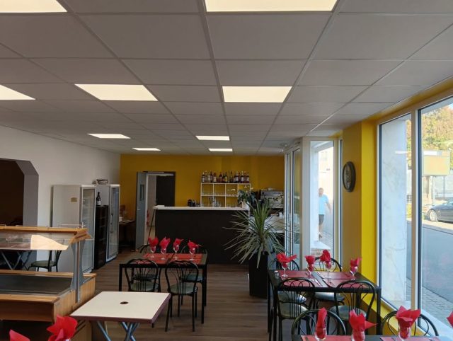 Après une longue attente, le restaurant d'Aubigné-Racan est ouvert, bienvenue à La table de Sandy ! 🍴😋

@followers